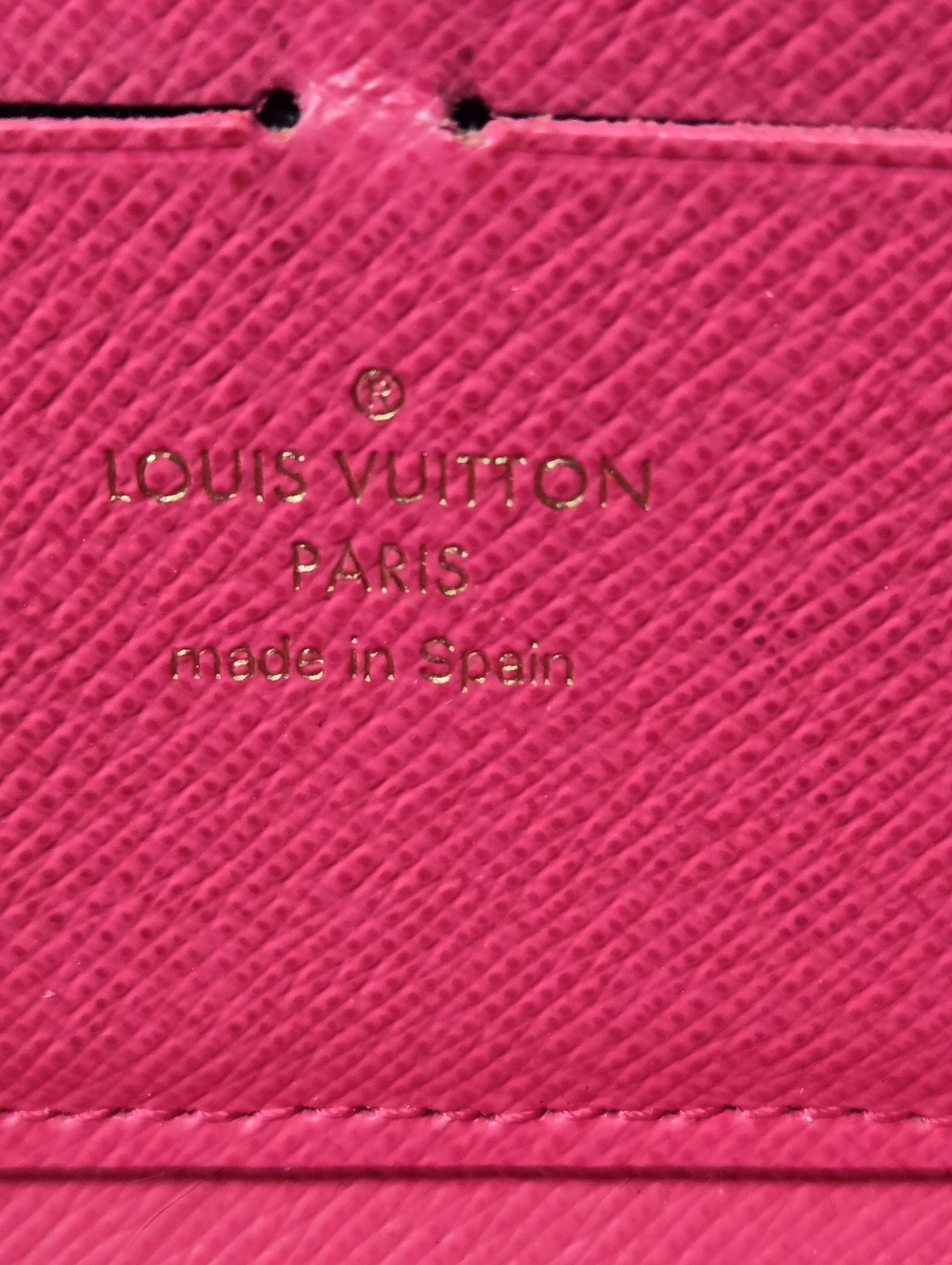 Louis Vuitton Monogram V Line Zippy Wallet in Grenade. - Picture 11 of 15